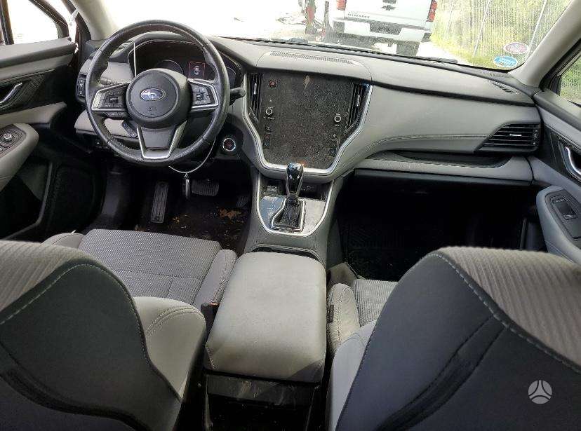 Subaru Legacy Detales galime siusti
