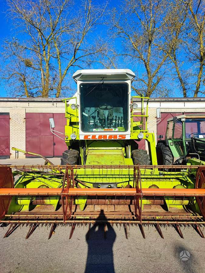 Claas Dominator 68, combine harvesters