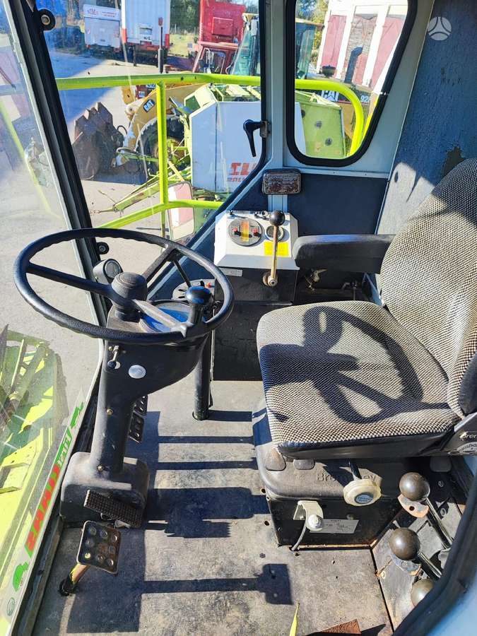 Claas Dominator 68, kombainai