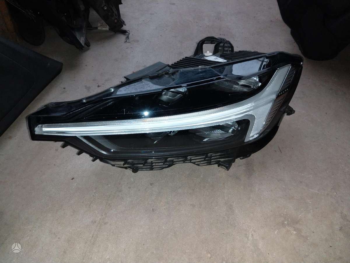 Volvo XC60 body parts