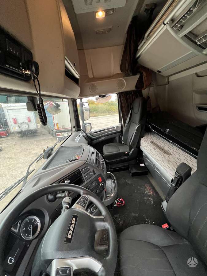 DAF XF 106 ardomas dalimis, vilkikai