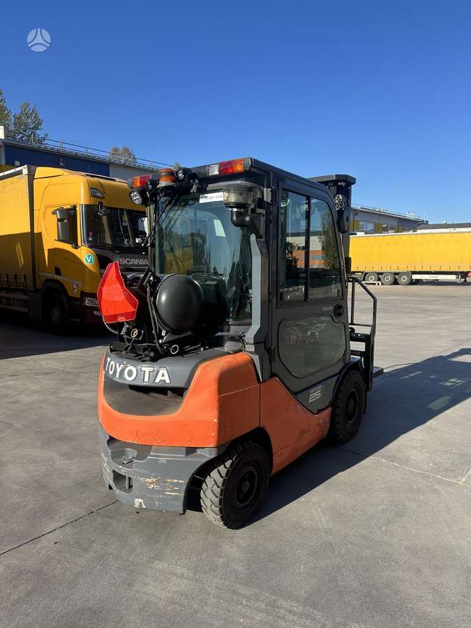 Toyota 8FGF25, forklifts