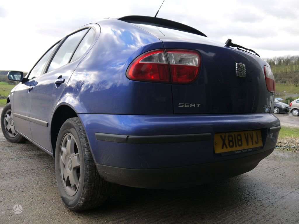 Seat Leon dalimis
