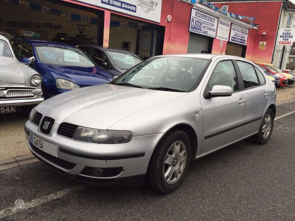 Seat Leon dalimis