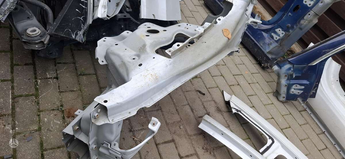 Tesla Model 3 детали кузова