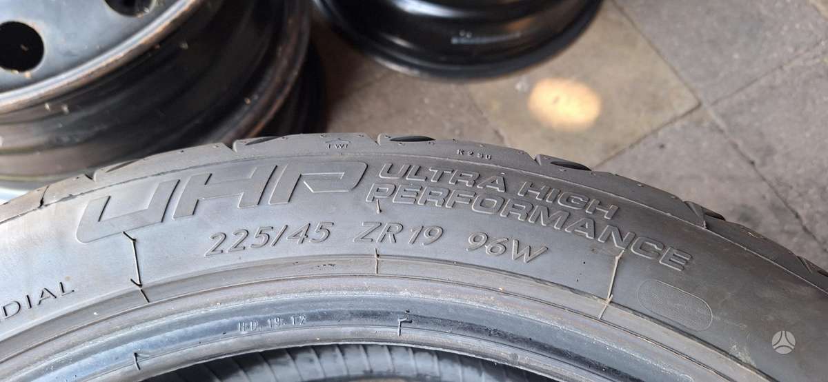 Kormoran Ultra High PERFORMANCE, summer 225/45 R19