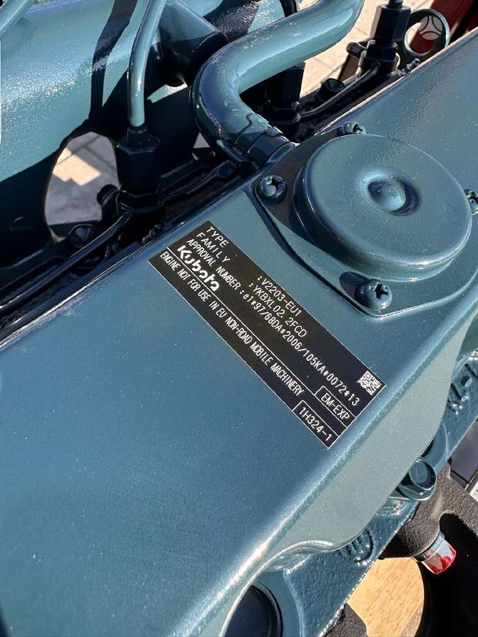 Kubota V2203