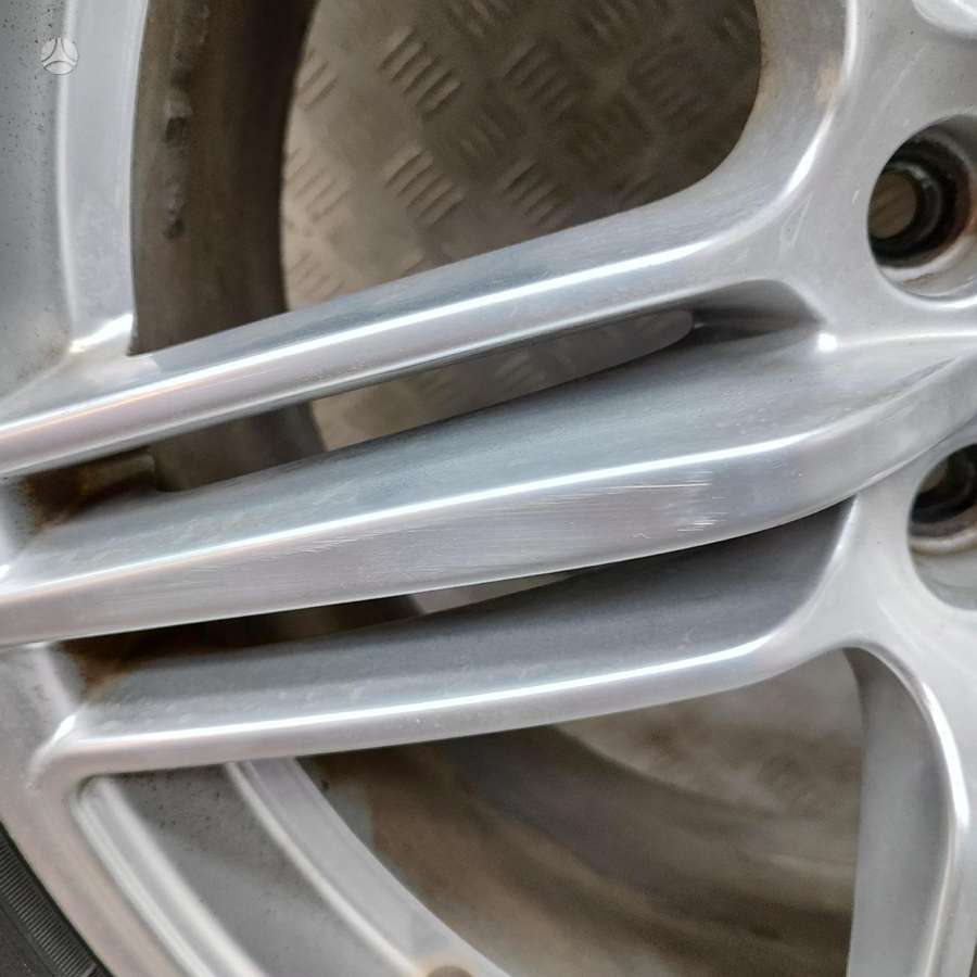Porsche MACAN, lengvojo lydinio, R19