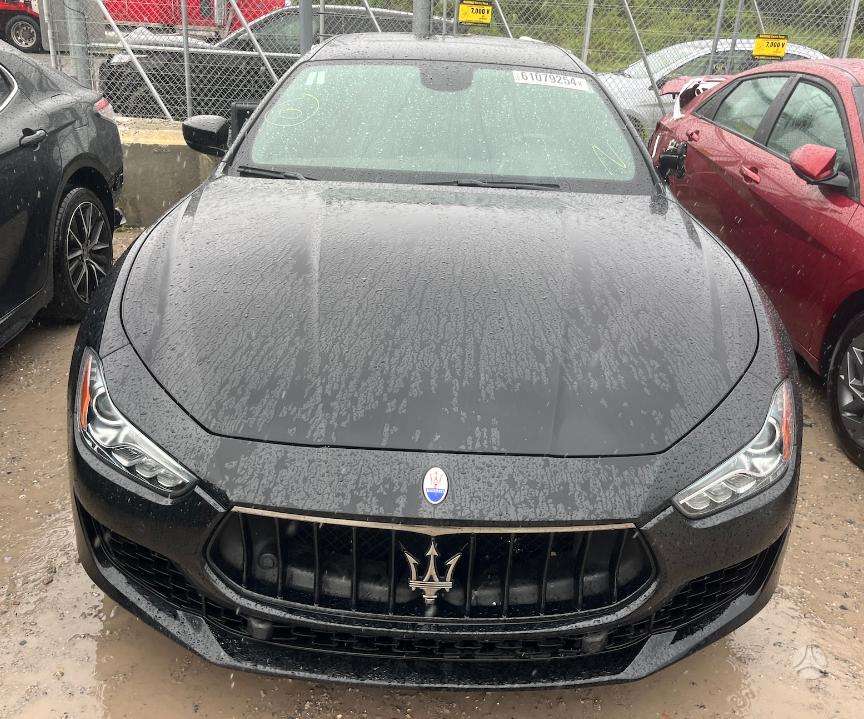 Maserati Ghibli dalimis