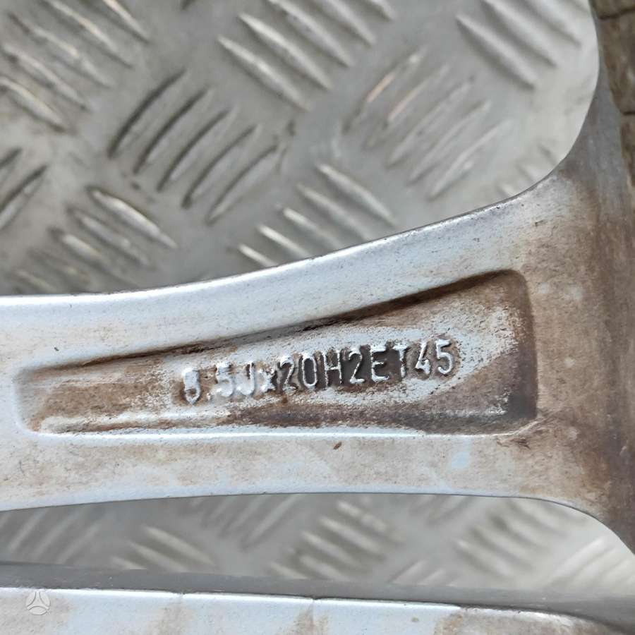 Audi A6 C7, lengvojo lydinio, R20