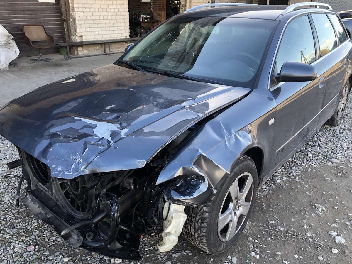 Audi A4 по частям