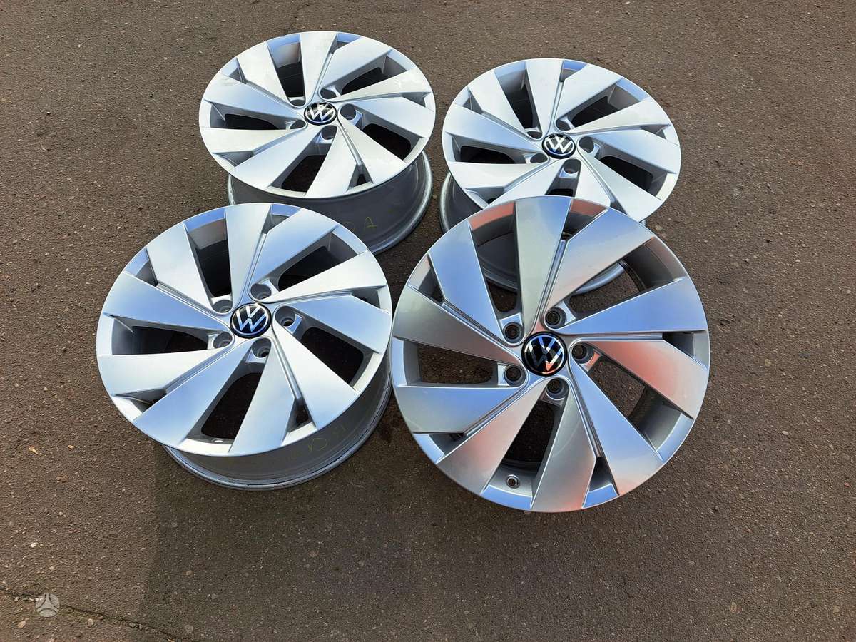 Volkswagen Golf 8, light alloy, R17