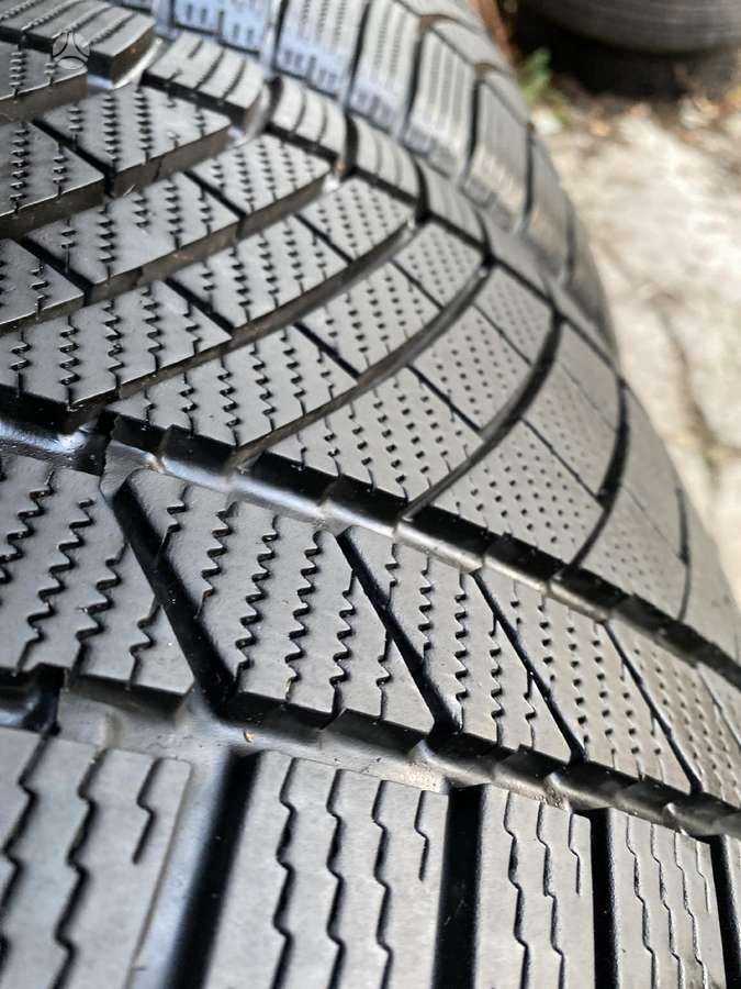 Continental, зимние 295/35 R19