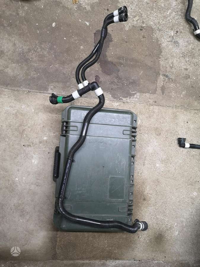 Tesla Model Y kėbulo dalys