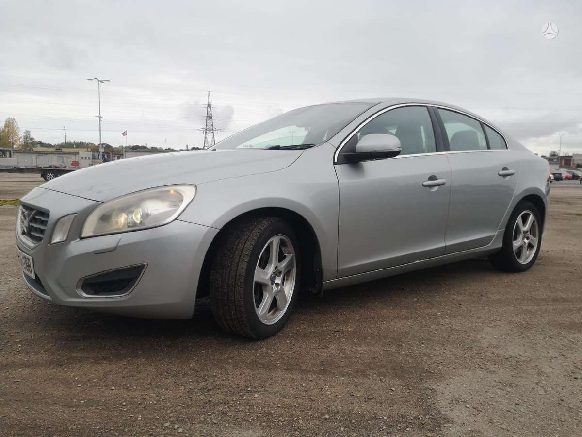 Volvo S60 for parts