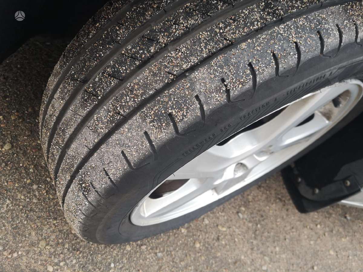 Volvo S60 dalimis