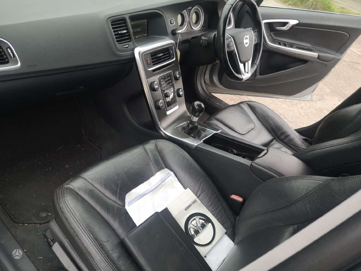 Volvo S60 dalimis