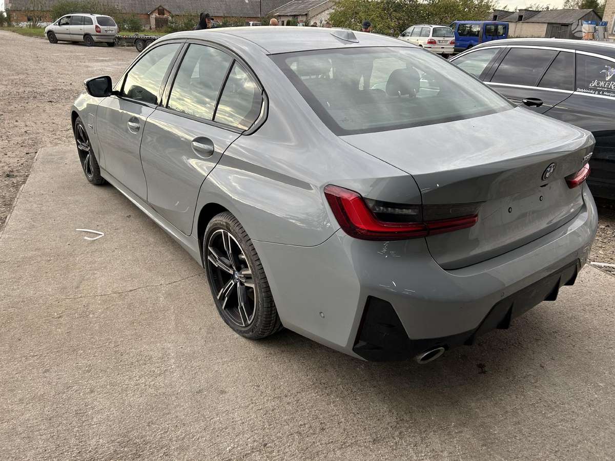 BMW 3 serija