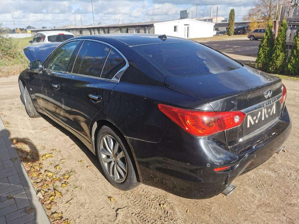 Infiniti Q50 dalimis