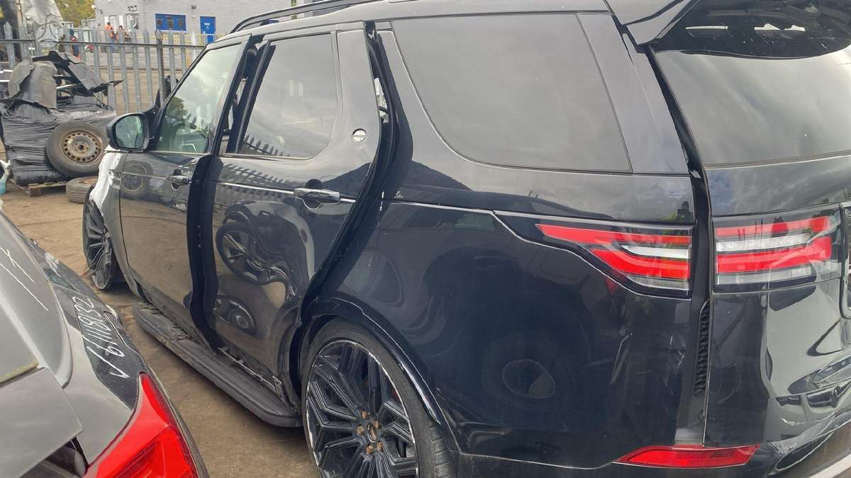 Land Rover Discovery по частям