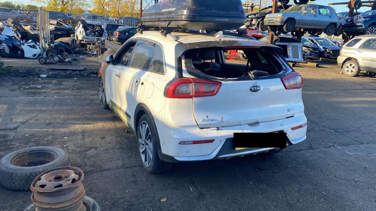 Kia Niro по частям