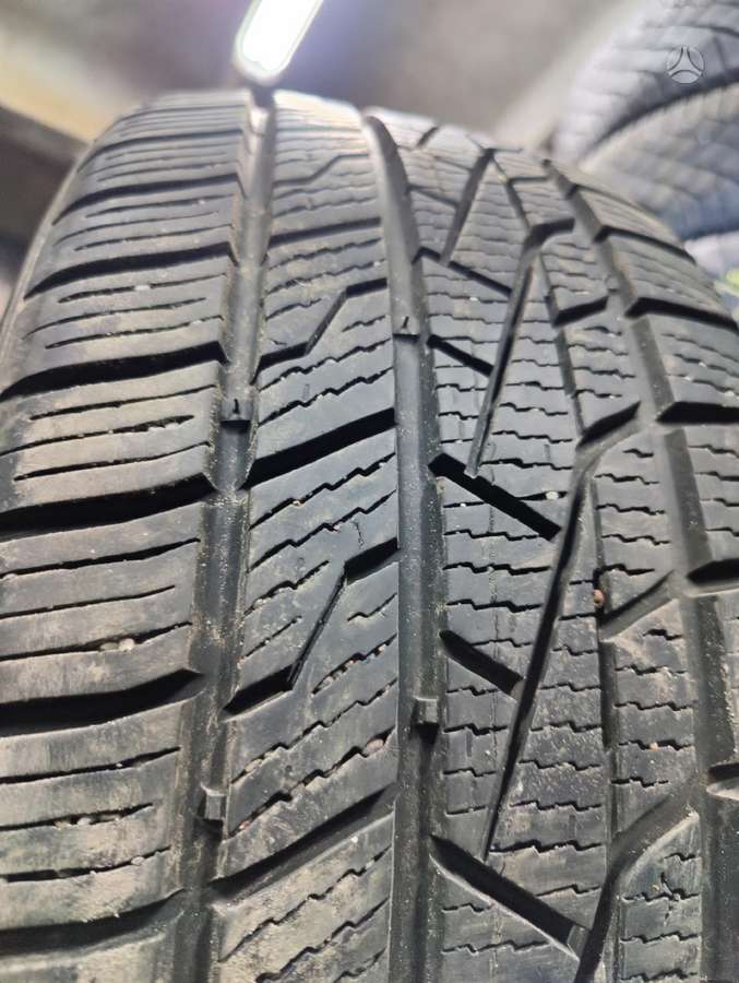 Tyfoon, всесезонные 215/45 R17