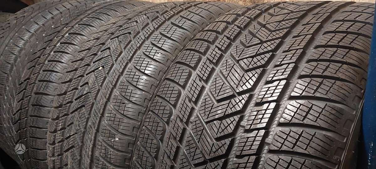Pirelli SCORPION WINTER, winter 305/35 R21