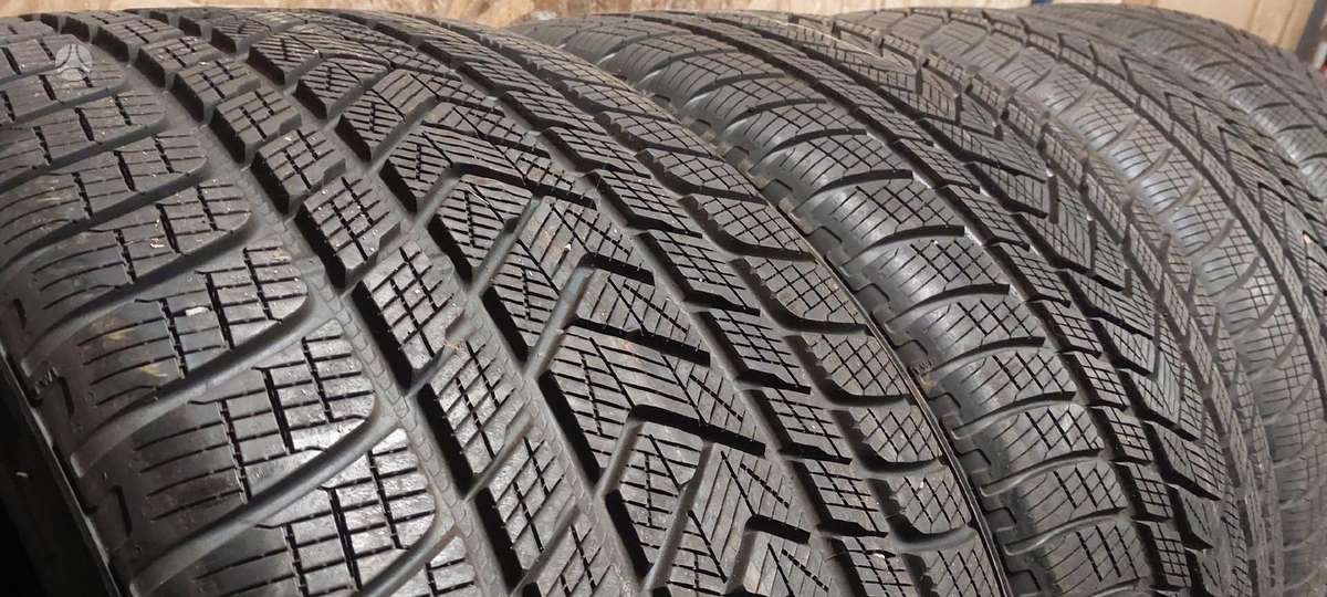 Pirelli SCORPION WINTER, winter 305/35 R21