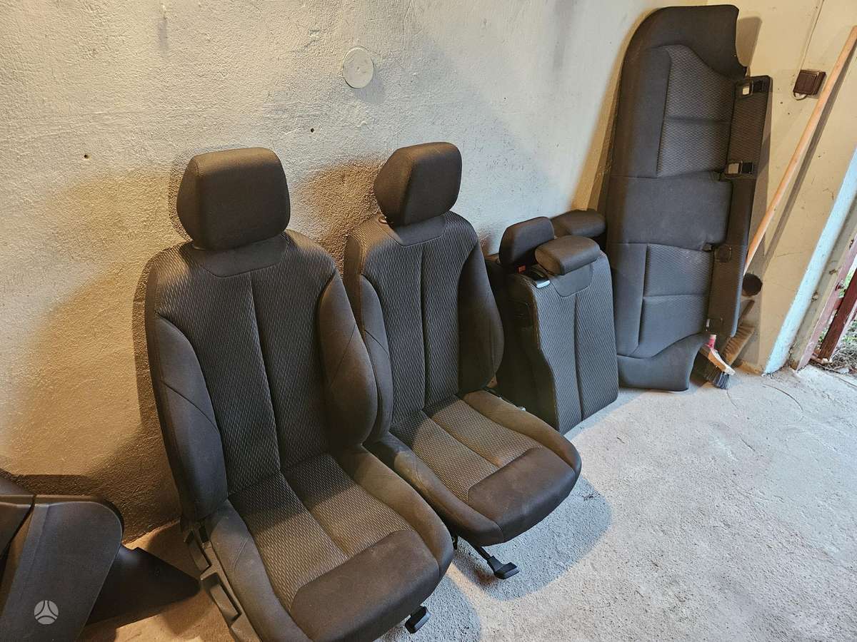 BMW 1 serija durų apmušalai, sėdynės