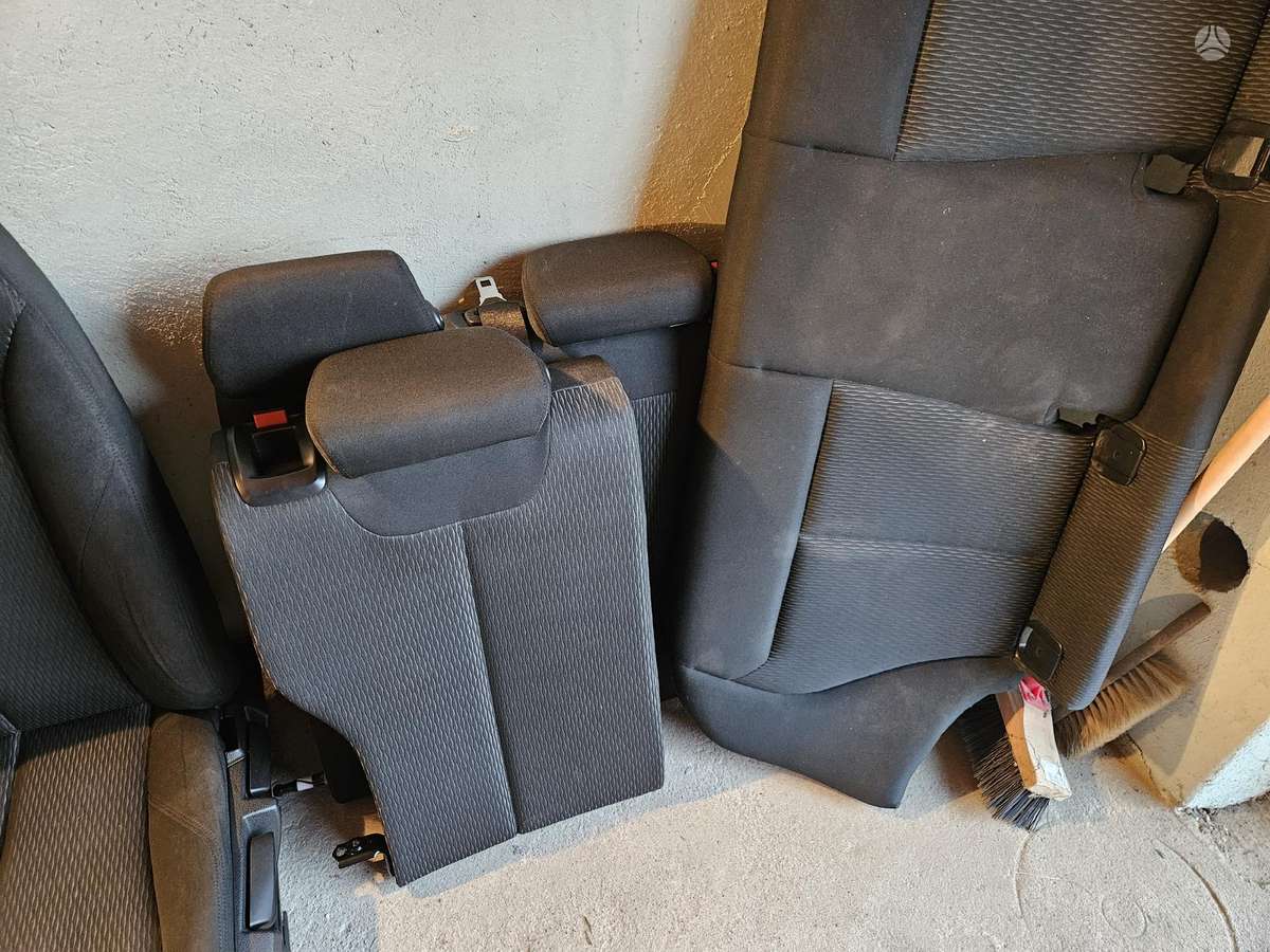BMW 1 serija durų apmušalai, sėdynės