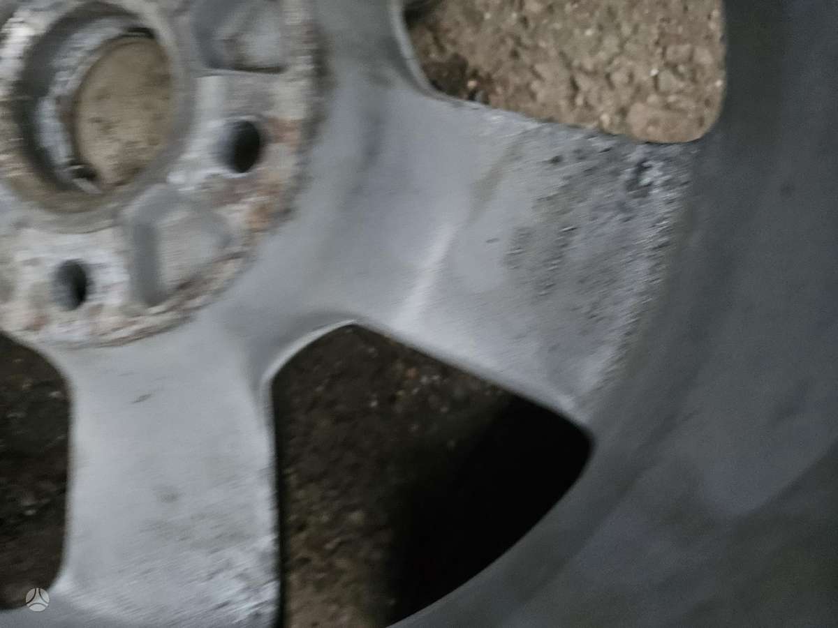 Audi A4, lengvojo lydinio, R16