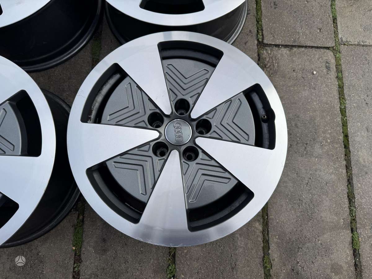 Audi A8 D5, light alloy, R17