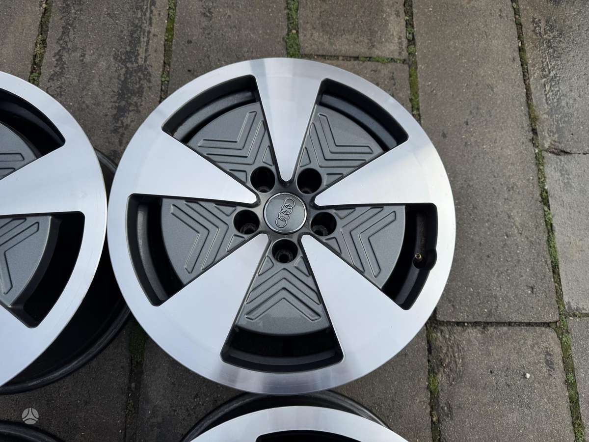 Audi A8 D5, lengvojo lydinio, R17