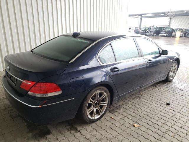 BMW 750