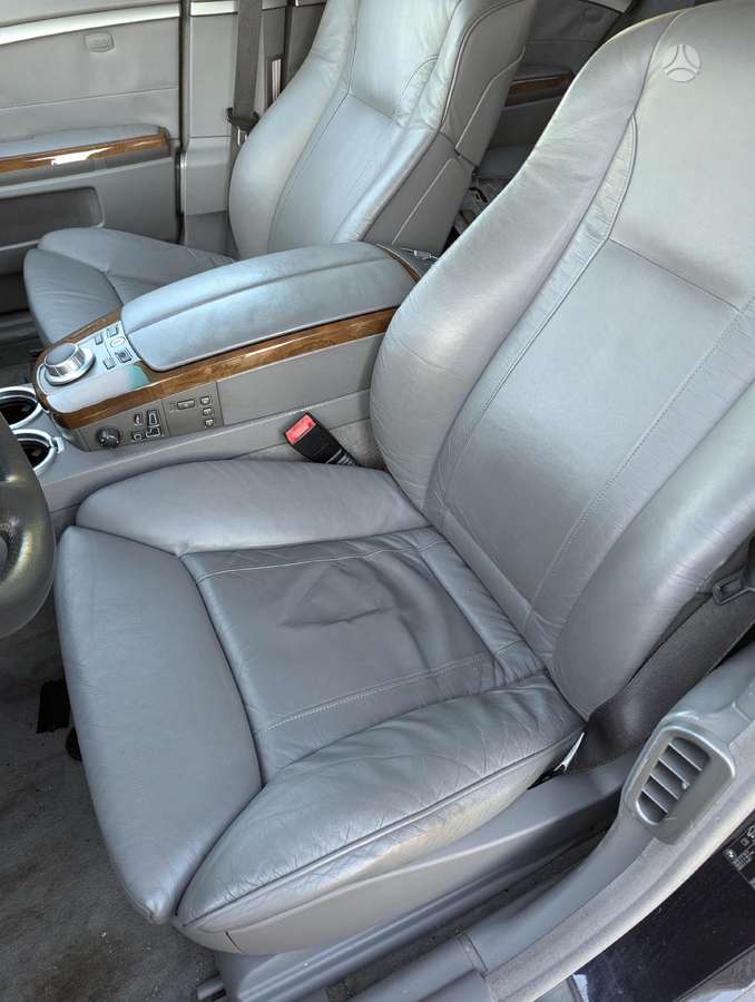 BMW 750