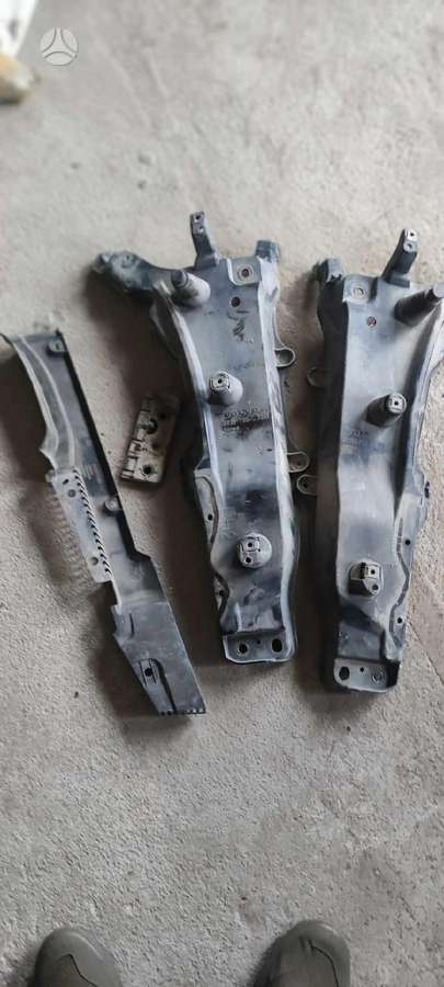 Volvo XC90 body parts