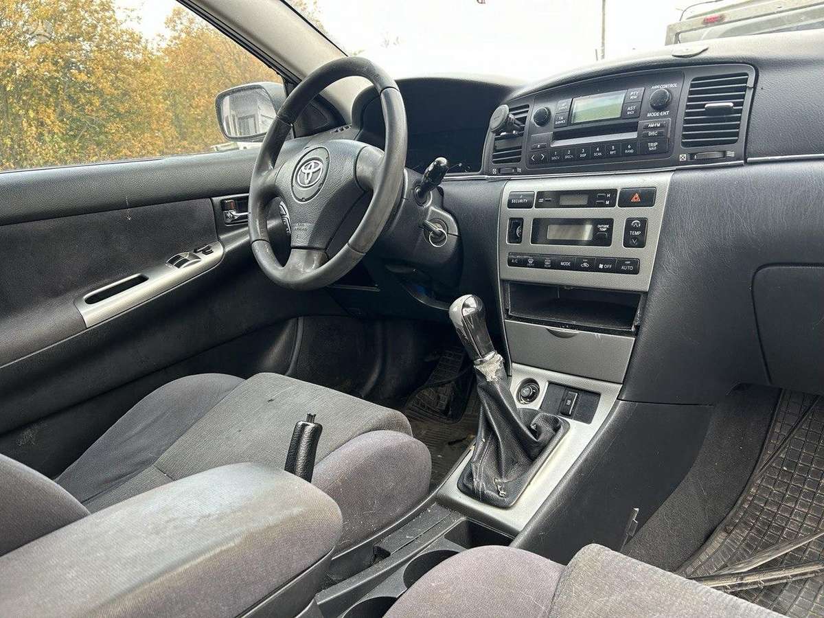 Toyota Corolla по частям