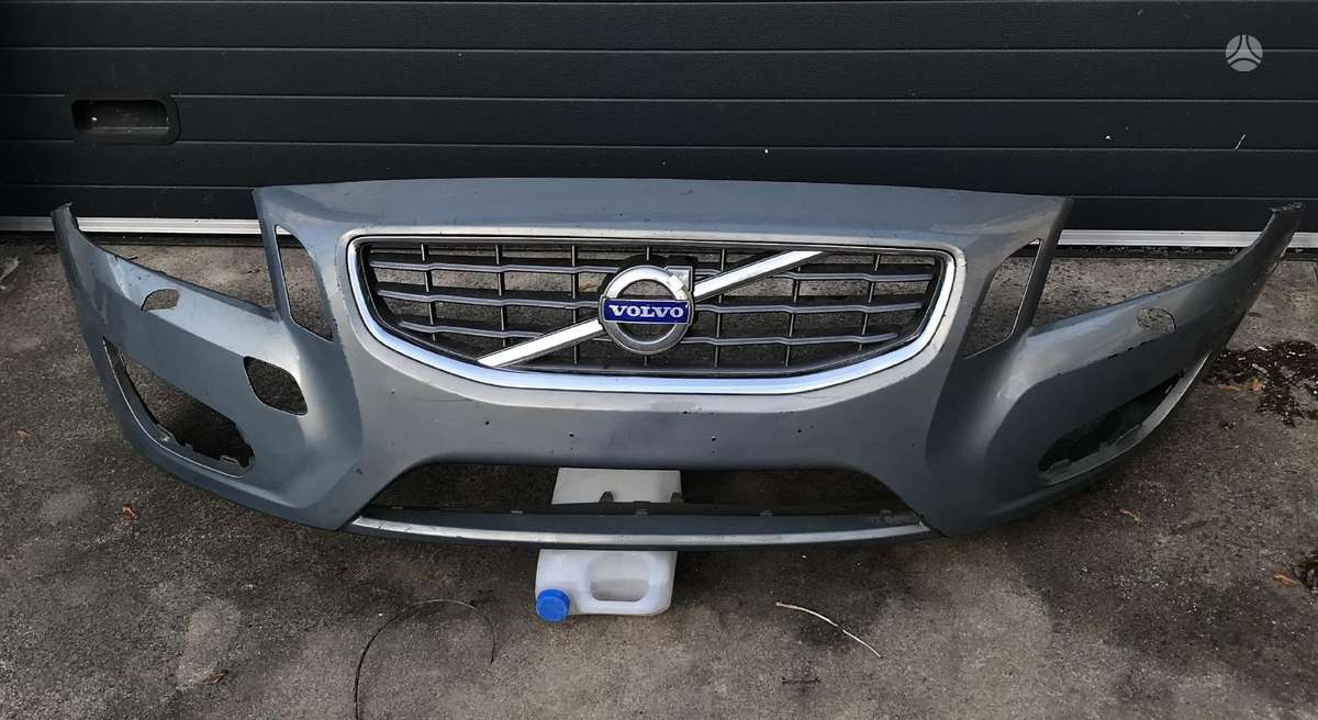 Volvo S60 Volvo 2012 s60 bamperis