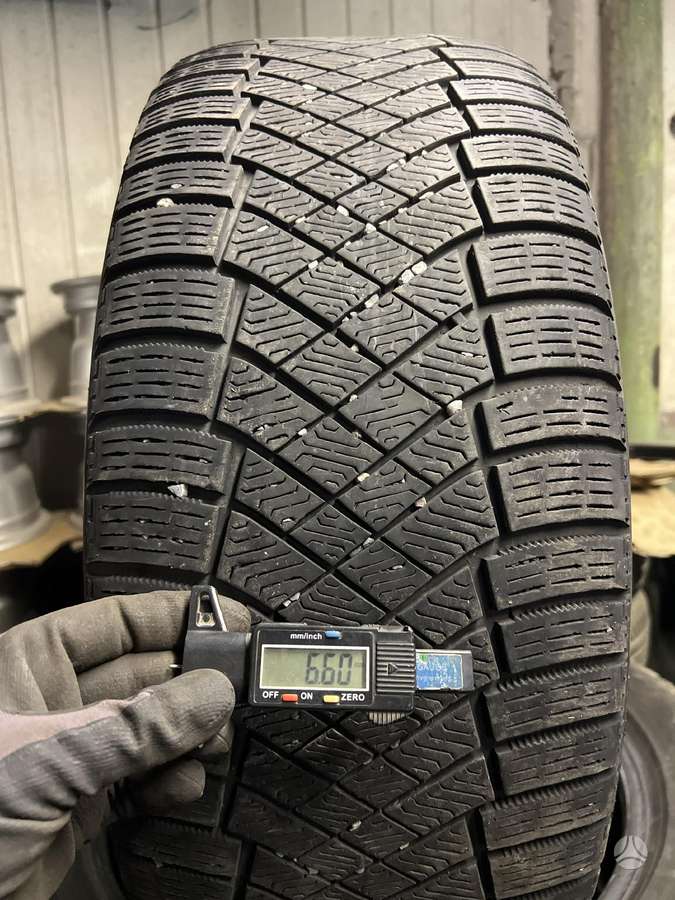Pirelli ICE ZERO, žieminės 255/50 R20