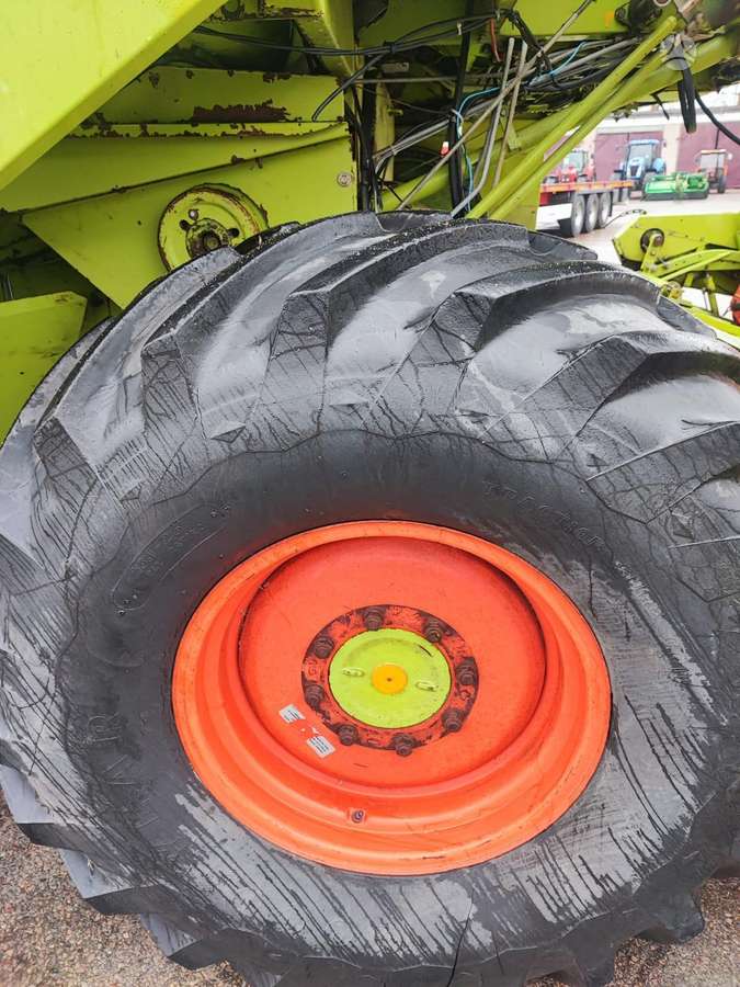 Claas Dominator 86, kombainai