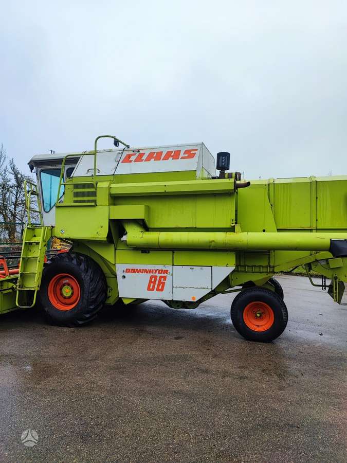 Claas Dominator 86, kombainai