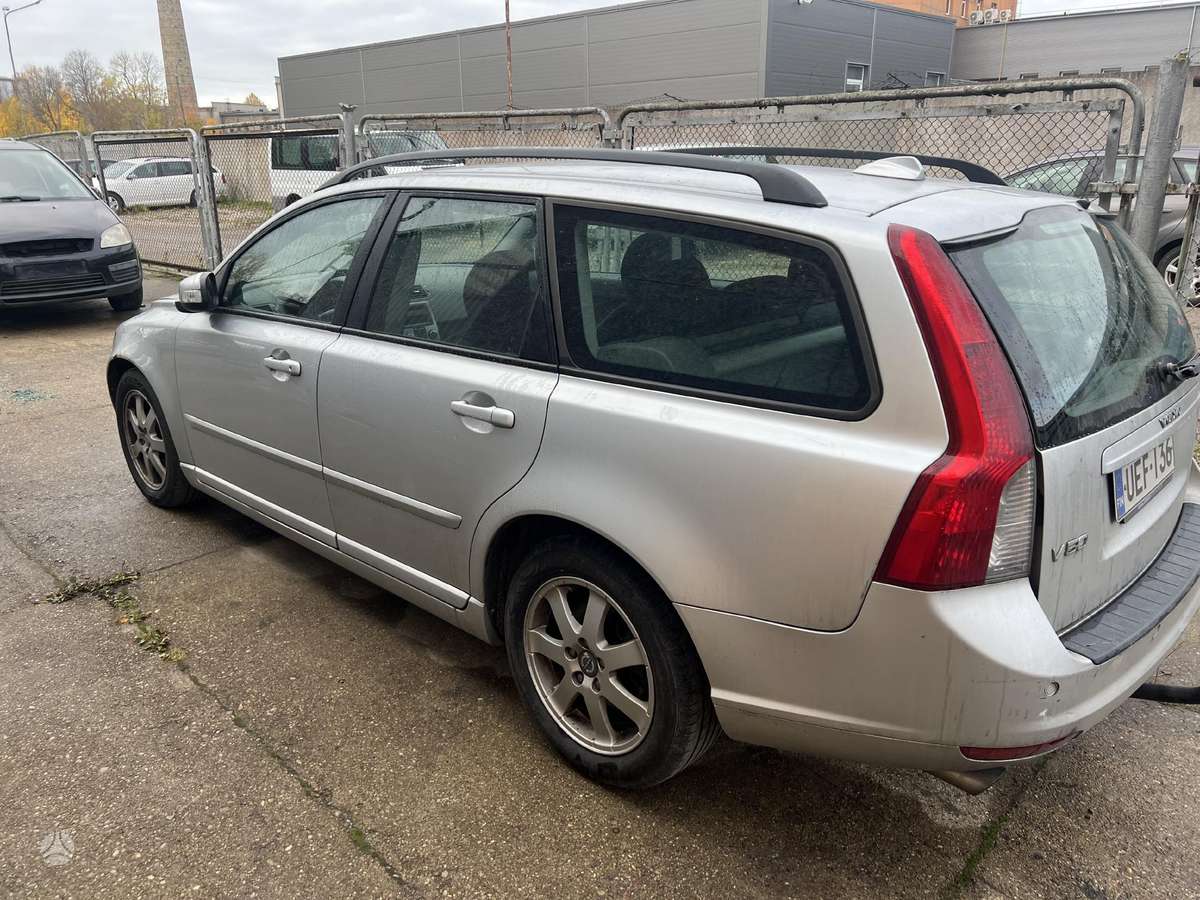 Volvo V50