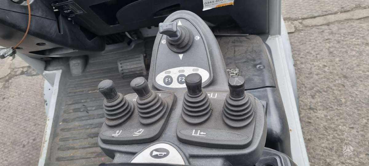 Still RX70-25, forklifts