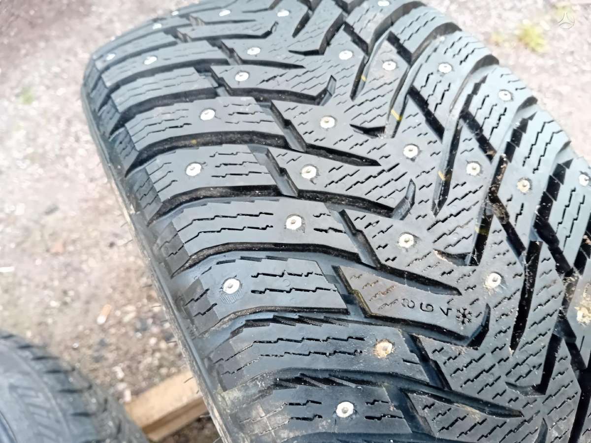 Nokian, зимние 225/40 R18
