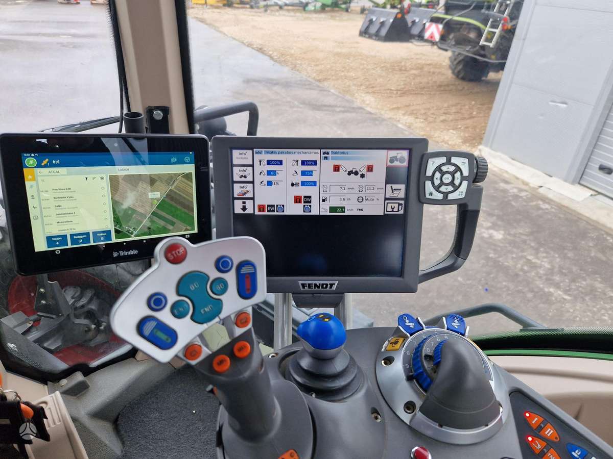 Fendt 826 VARIO, traktoriai