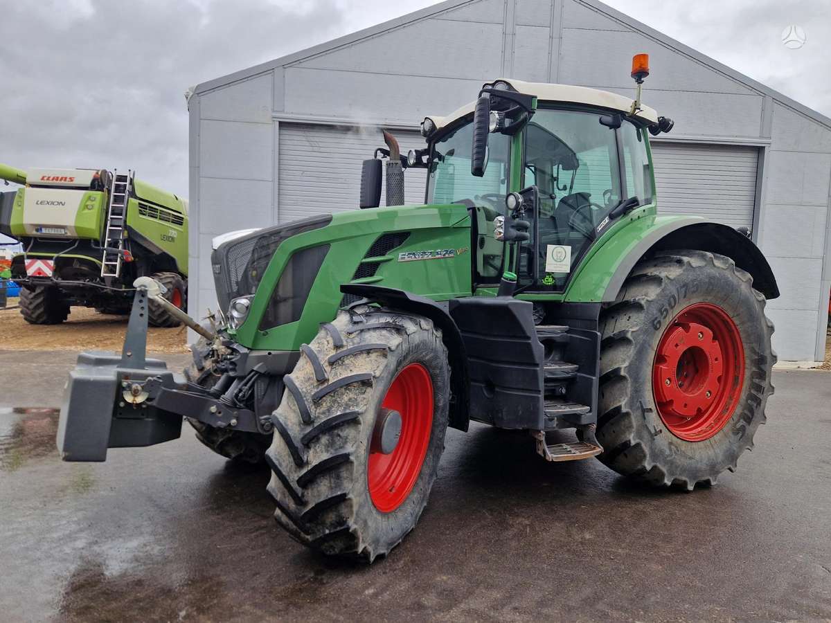 Fendt 826 VARIO, traktoriai