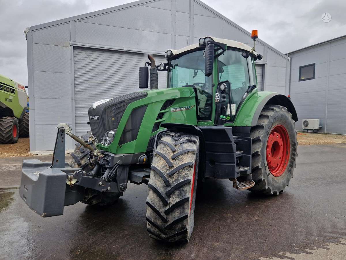 Fendt 826 VARIO, traktoriai