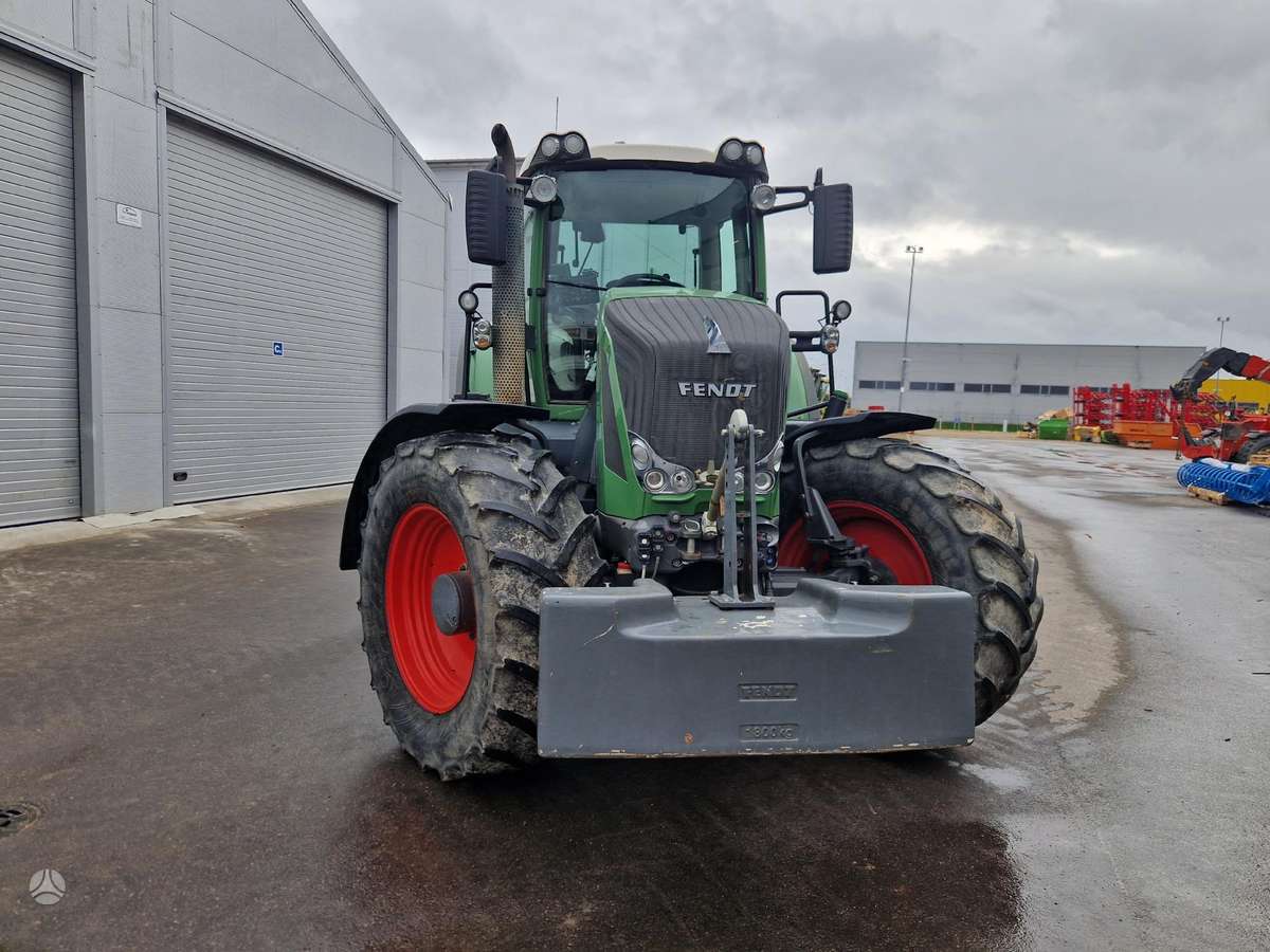 Fendt 826 VARIO, traktoriai