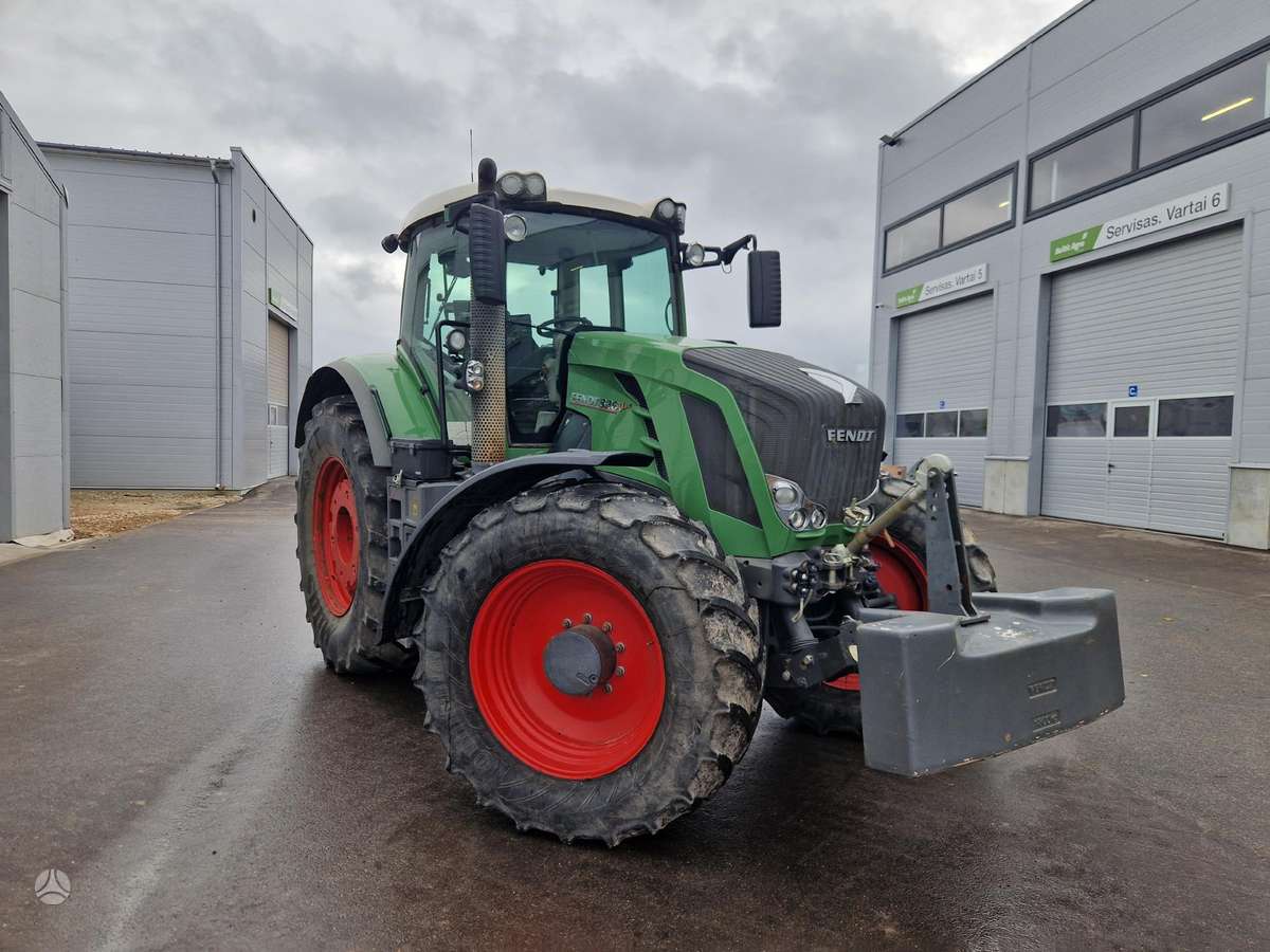Fendt 826 VARIO, traktoriai