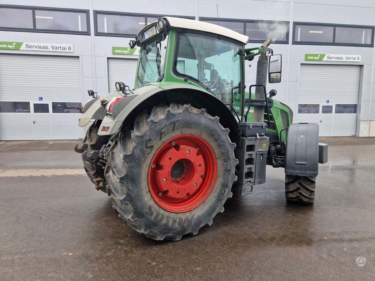Fendt 826 VARIO, traktoriai